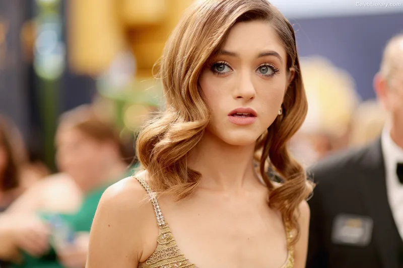 Natalia Dyer photo 6 of 978