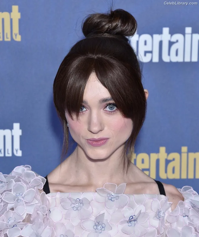 Natalia Dyer photo 12 of 978