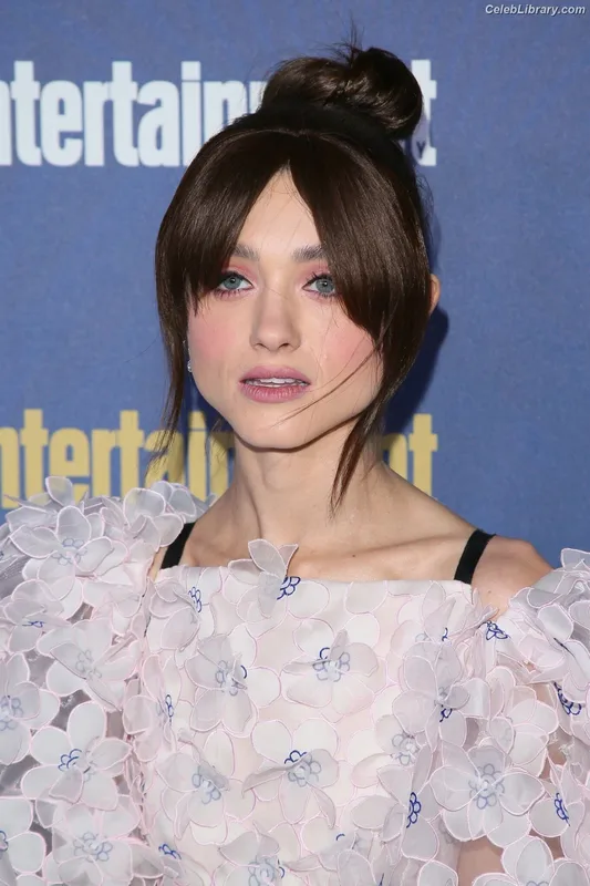 Natalia Dyer photo 23 of 978