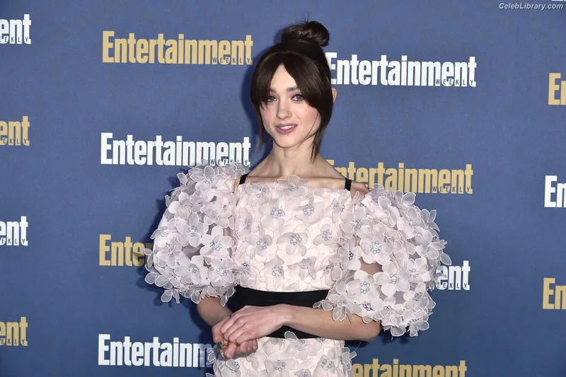 Natalia Dyer photo 3 of 978