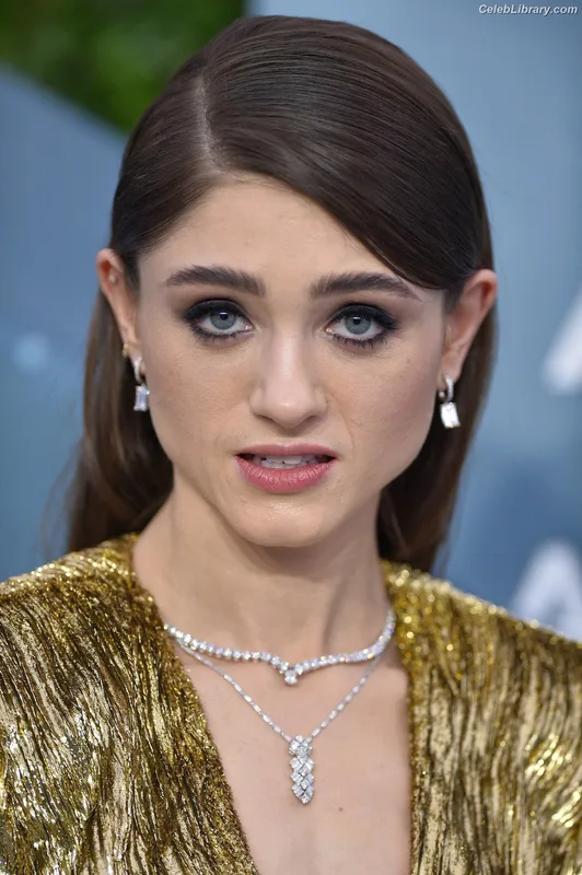 Natalia Dyer photo 6 of 978