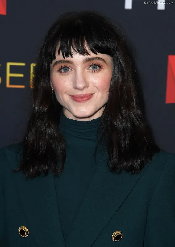 Natalia Dyer photo 5 of 978
