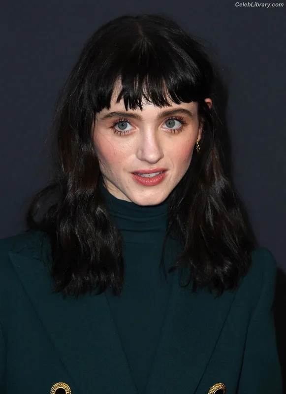 Natalia Dyer photo 7 of 978