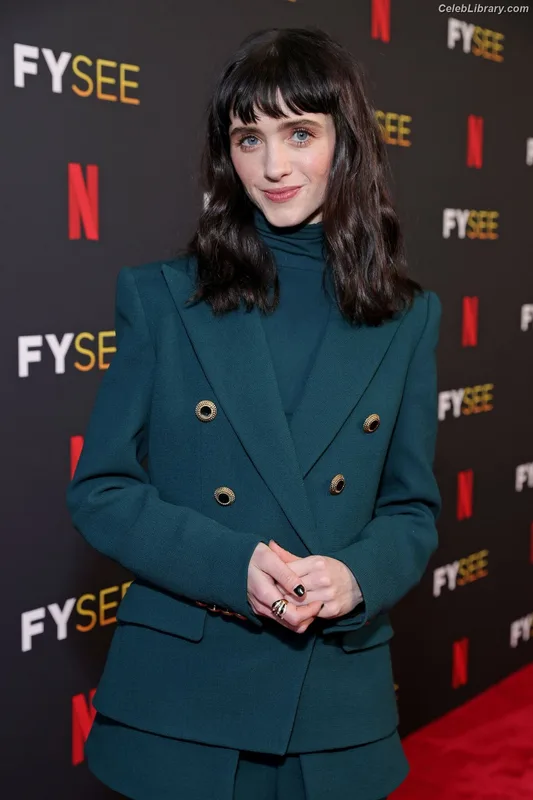 Natalia Dyer photo 14 of 978
