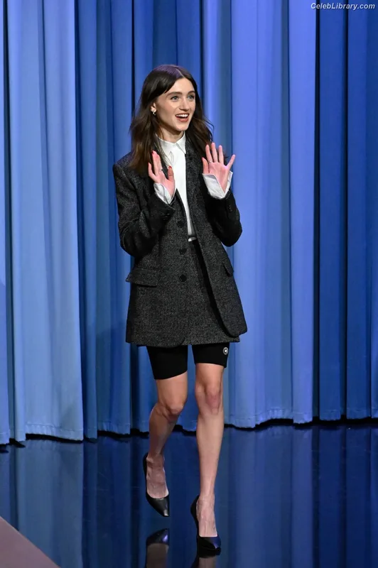 Natalia Dyer photo 13 of 978