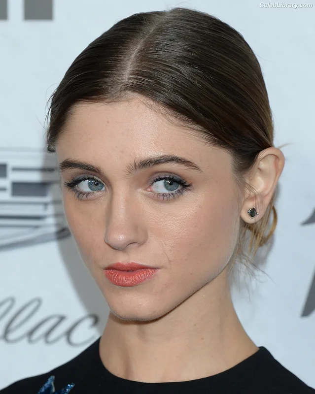 Natalia Dyer photo 14 of 978