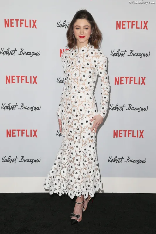 Natalia Dyer photo 19 of 978