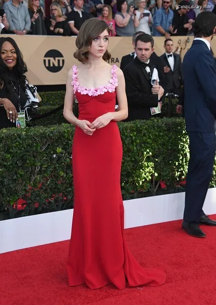 Natalia Dyer photo 8 of 978