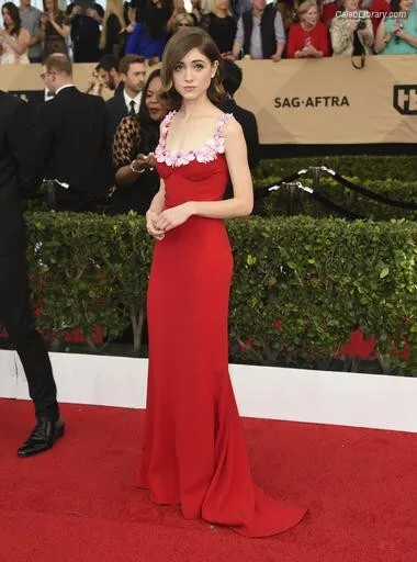 Natalia Dyer photo 11 of 978
