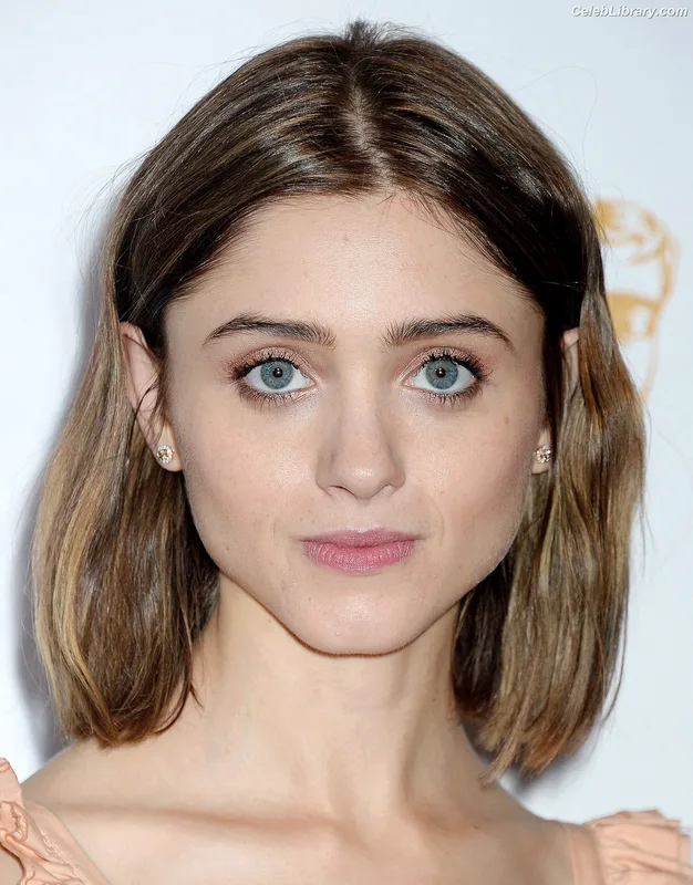 Natalia Dyer photo 17 of 978