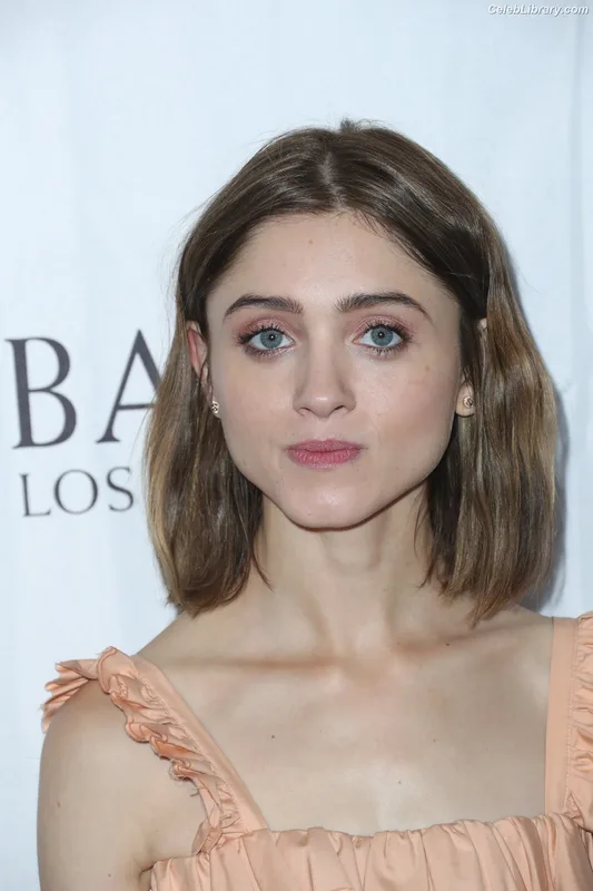 Natalia Dyer photo 2 of 978