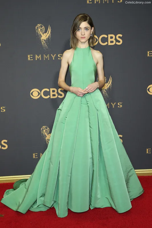 Natalia Dyer photo 17 of 978