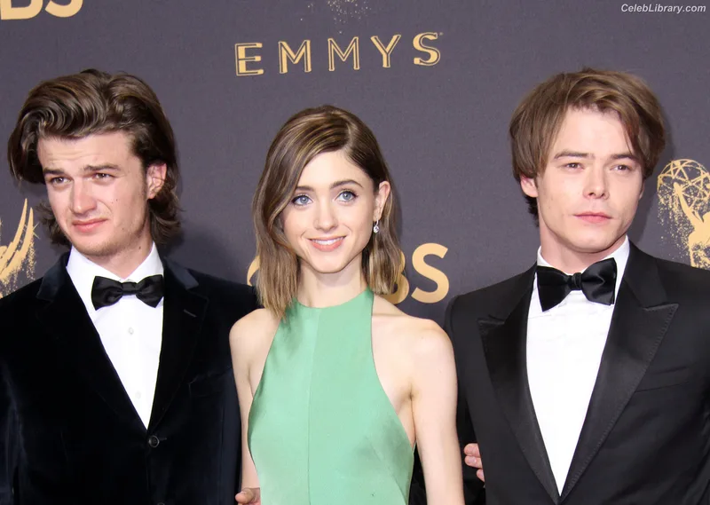 Natalia Dyer photo 22 of 978