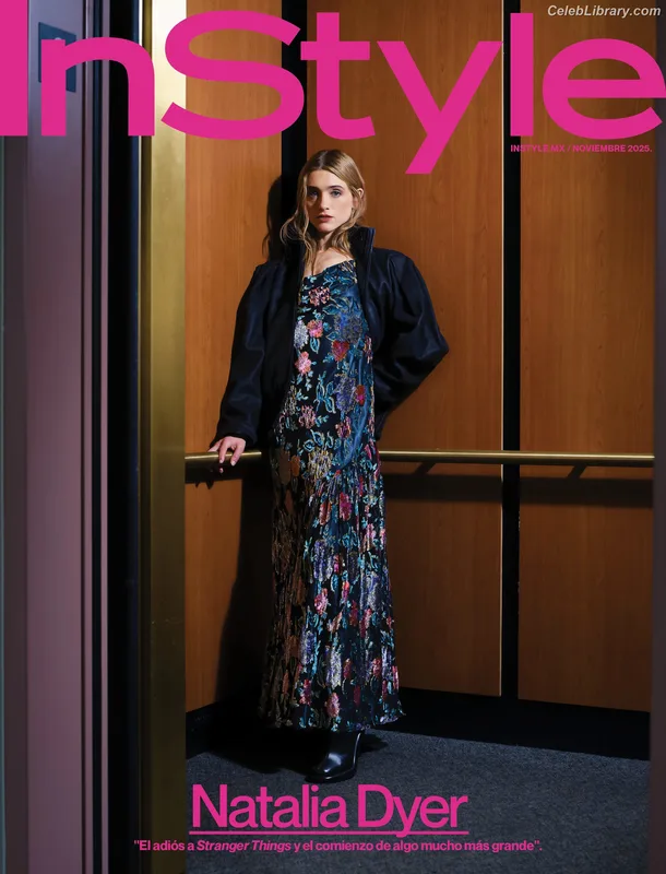 Natalia Dyer photo 9 of 978