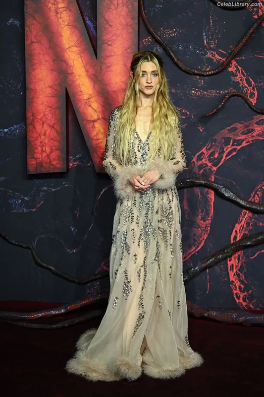 Natalia Dyer photo 19 of 978