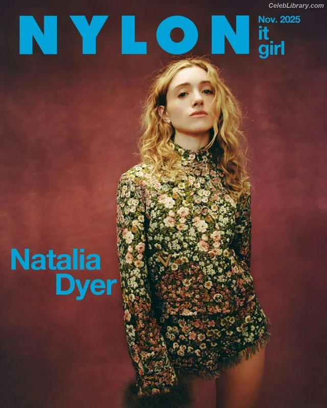 Natalia Dyer photo 9 of 978