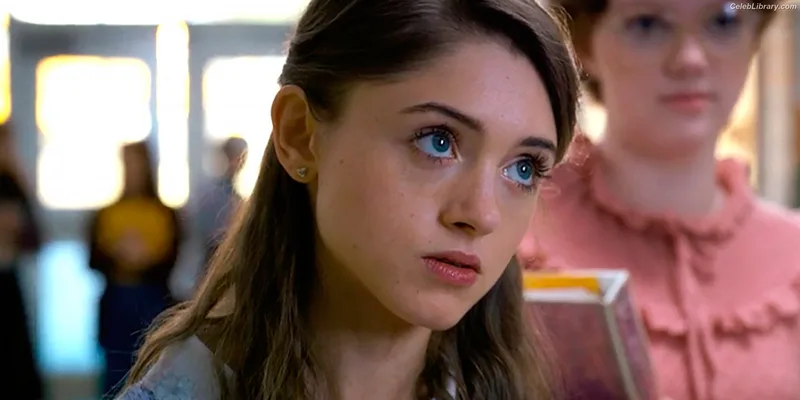 Natalia Dyer photo 23 of 978