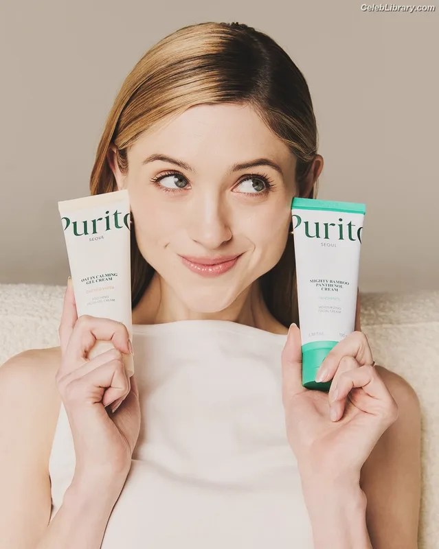 Natalia Dyer photo 16 of 978