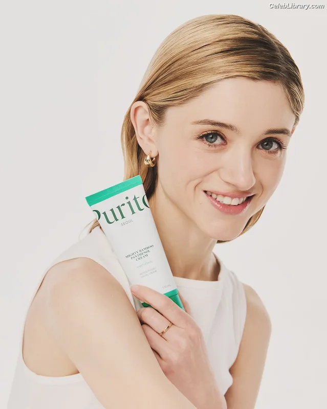 Natalia Dyer photo 19 of 978