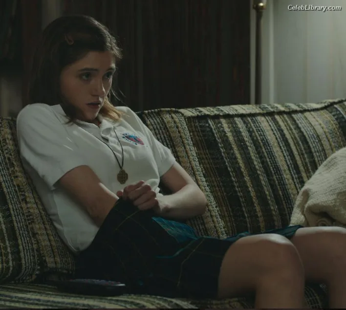 Natalia Dyer photo 5 of 978