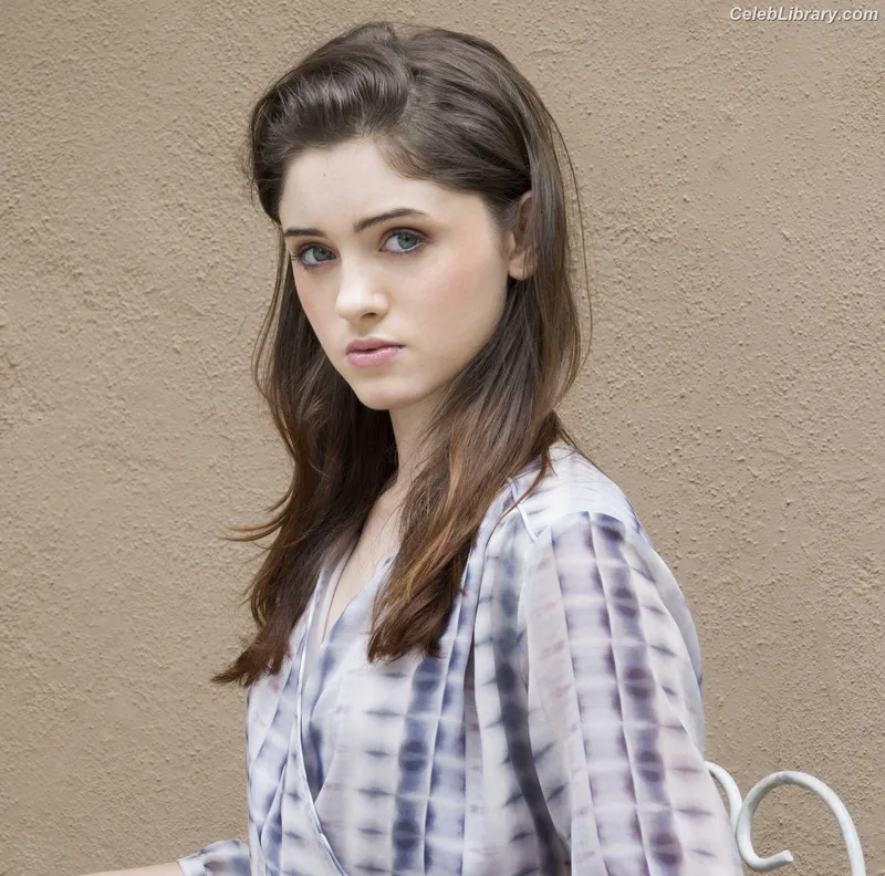 Natalia Dyer photo 15 of 978