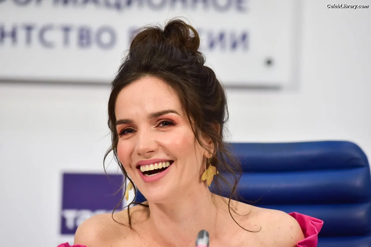 Natalia Oreiro photo 20 of 30