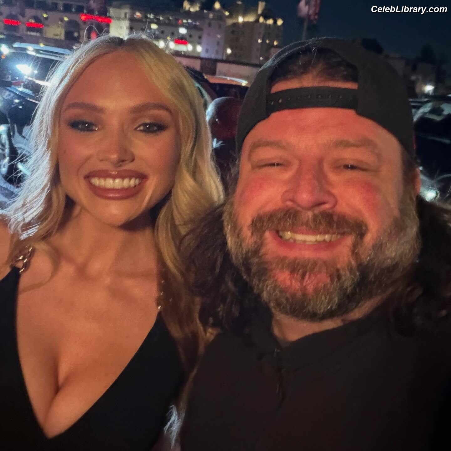 Natalie Alyn Lind photo 1 of 877