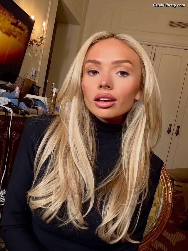 Natalie Alyn Lind photo 8 of 877