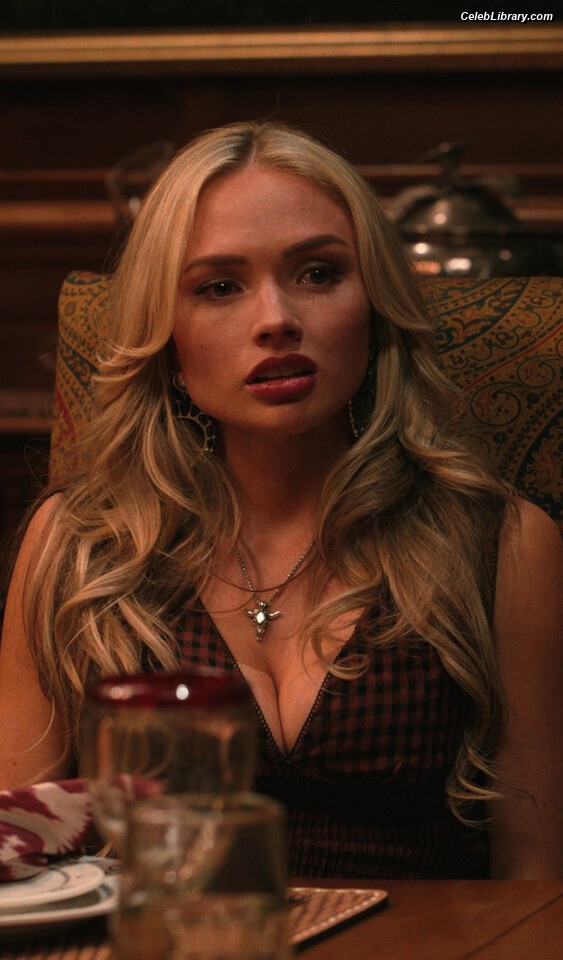Natalie Alyn Lind photo 3 of 877