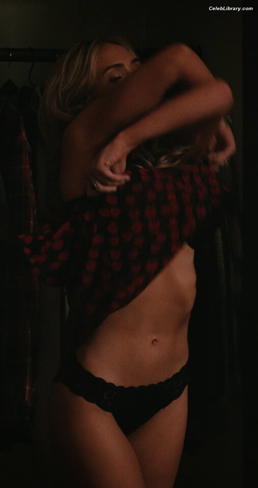 Natalie Alyn Lind photo 21 of 877