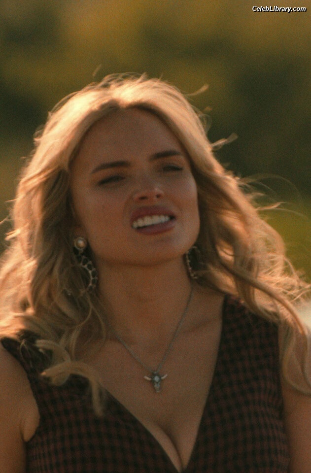 Natalie Alyn Lind photo 17 of 877