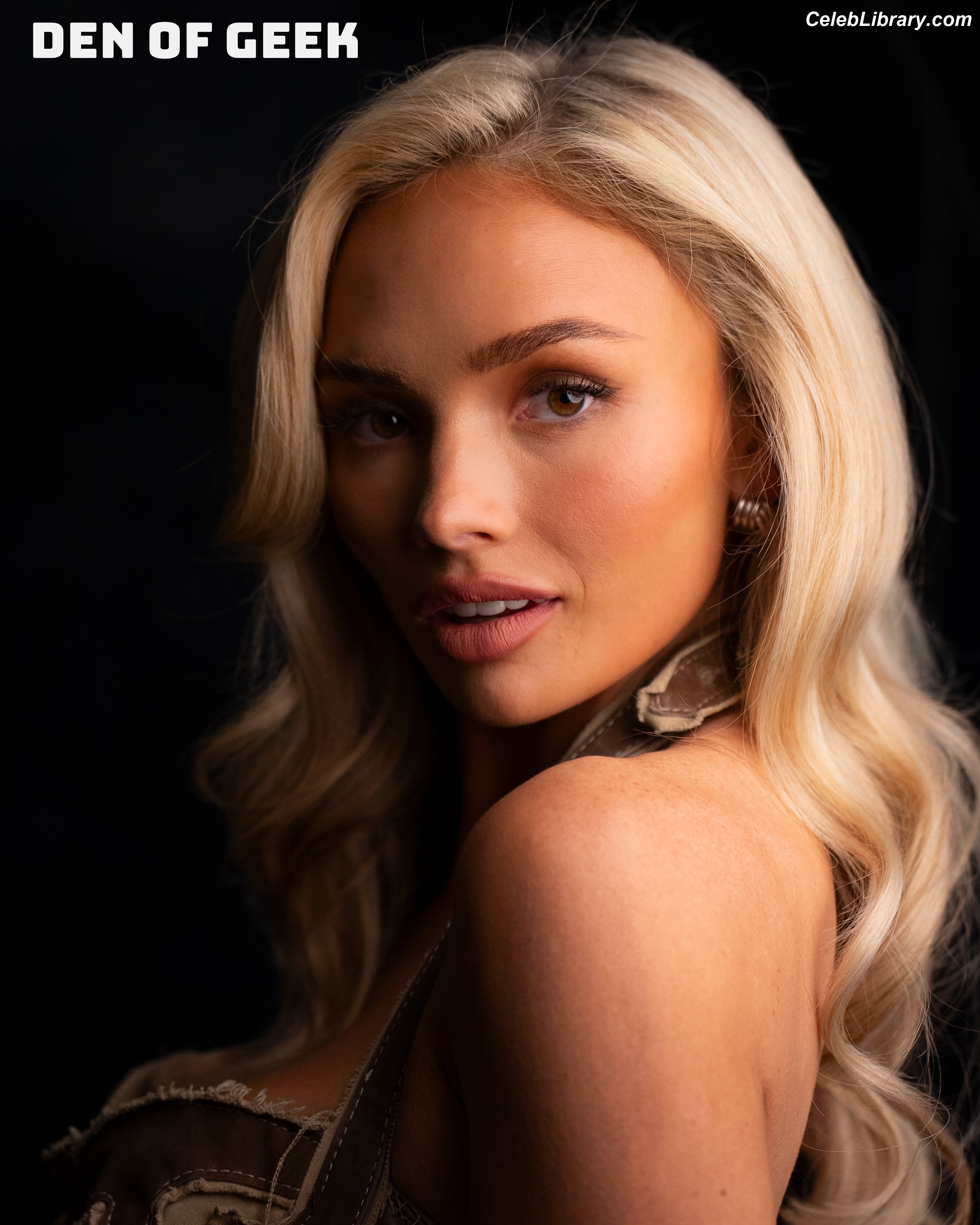 Natalie Alyn Lind photo 22 of 877