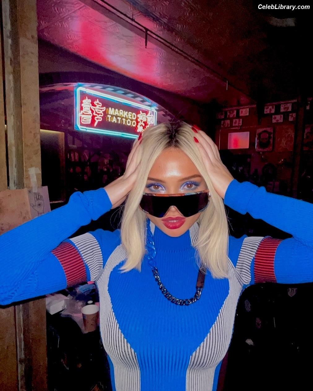 Natalie Alyn Lind photo 24 of 877