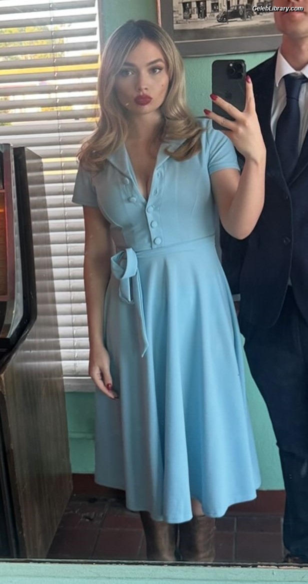 Natalie Alyn Lind photo 10 of 877