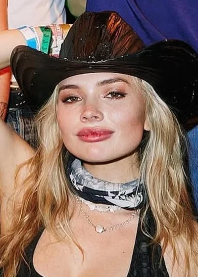 Natalie Alyn Lind