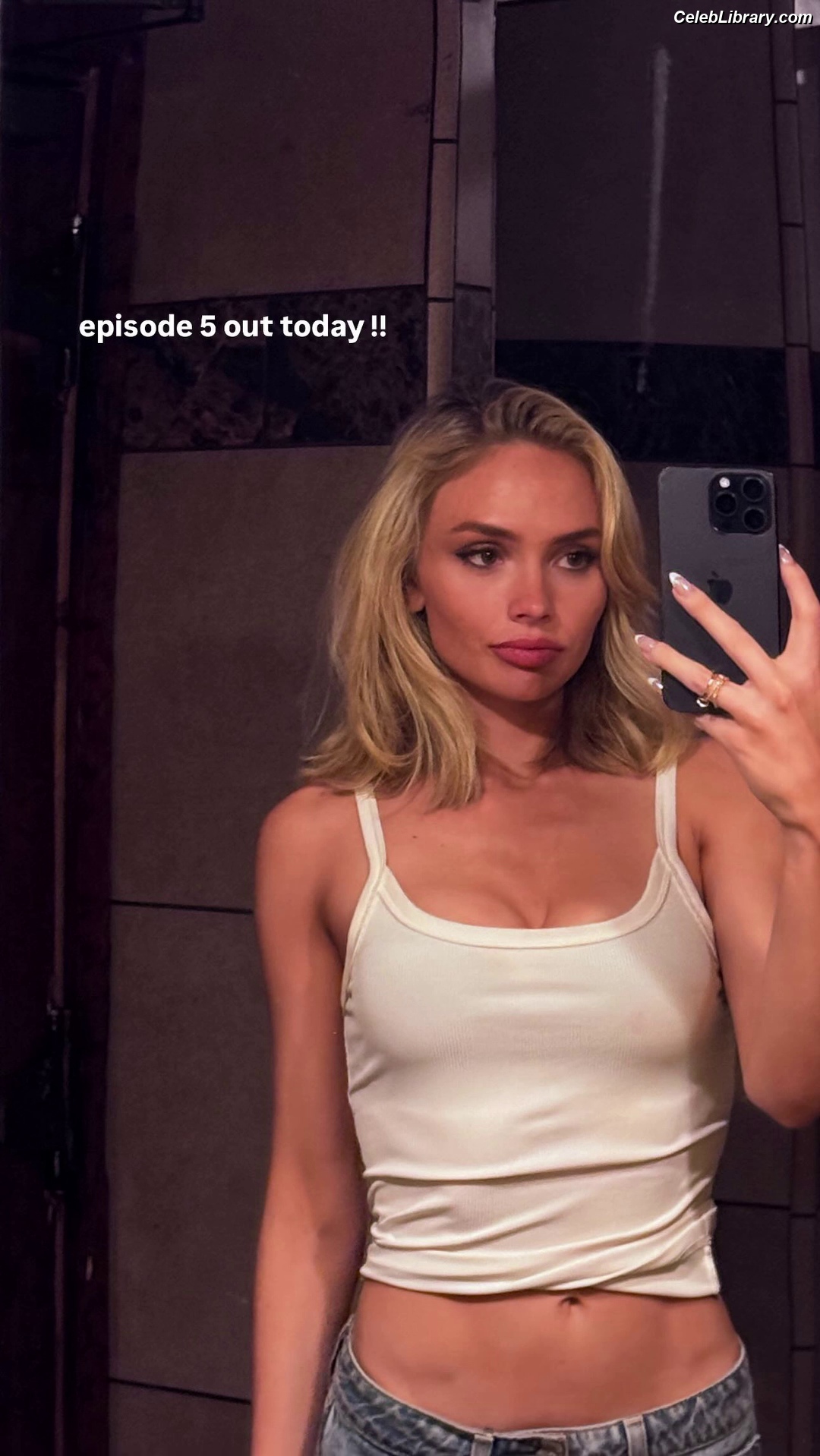 Natalie Alyn Lind photo 11 of 877