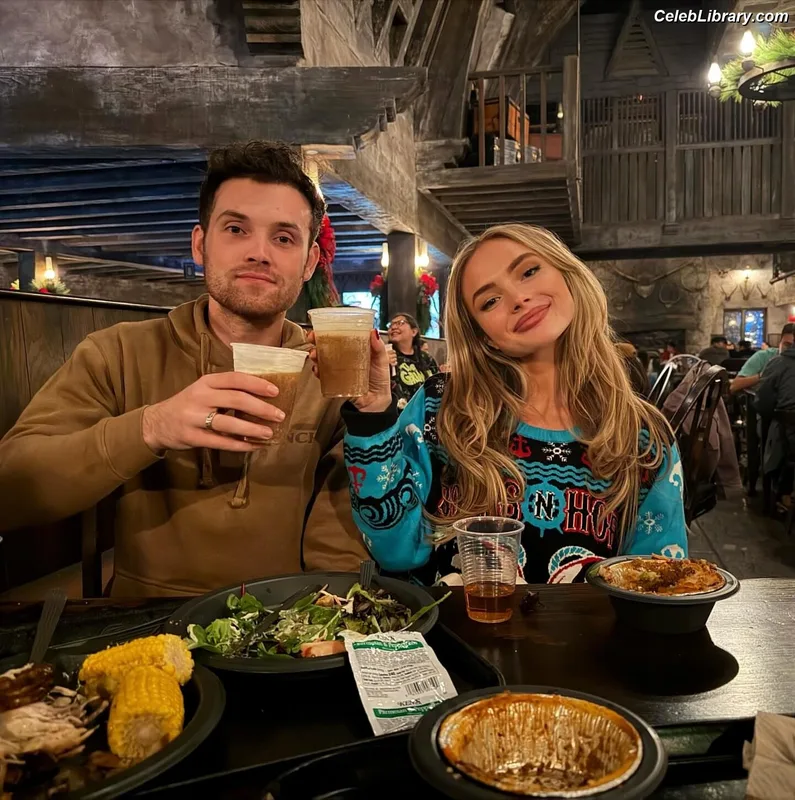 Natalie Alyn Lind photo 13 of 877