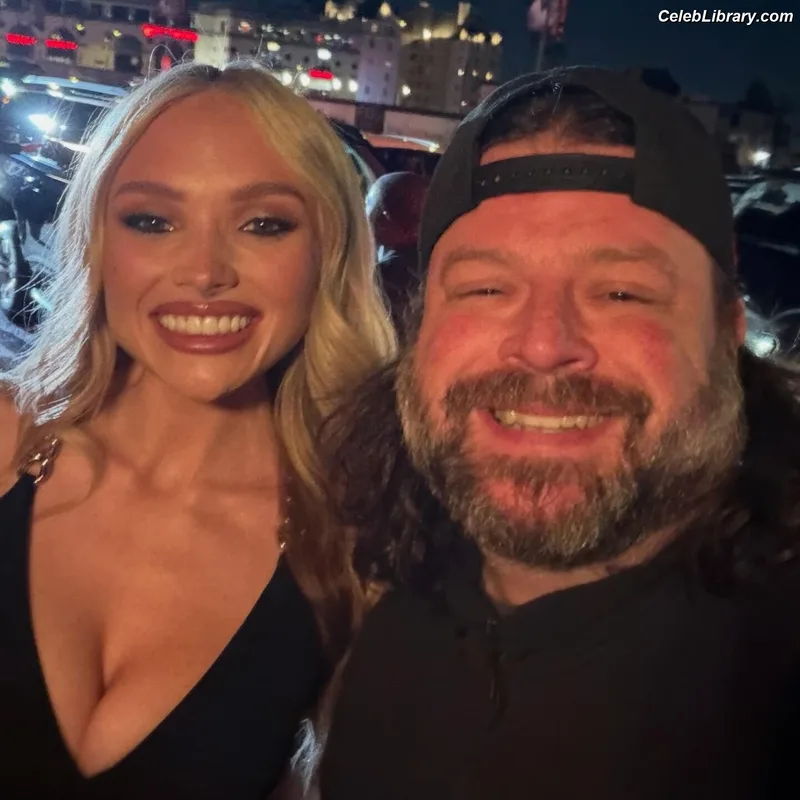 Natalie Alyn Lind photo 13 of 877