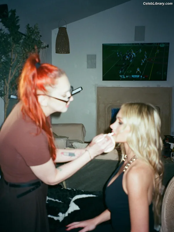 Natalie Alyn Lind photo 4 of 877