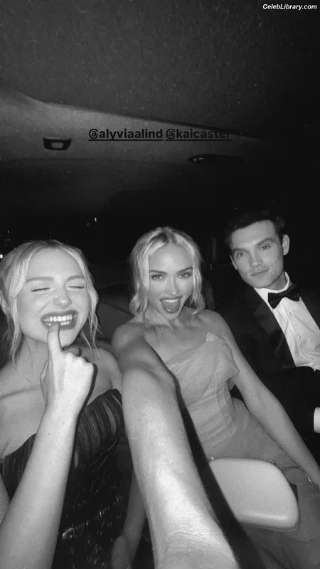 Natalie Alyn Lind photo 1 of 877
