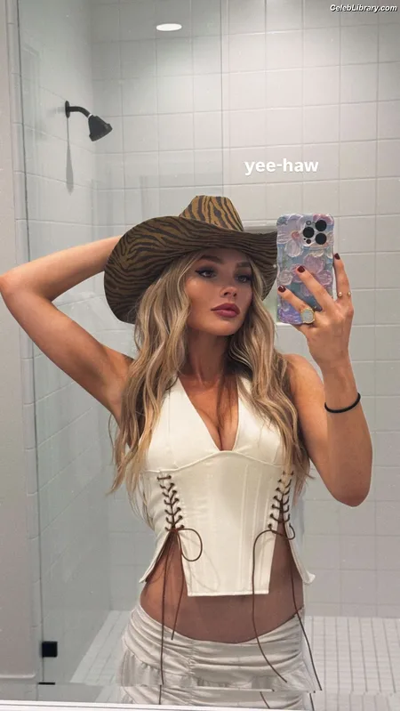 Natalie Alyn Lind photo 11 of 877