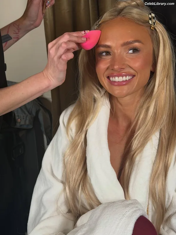 Natalie Alyn Lind photo 19 of 877