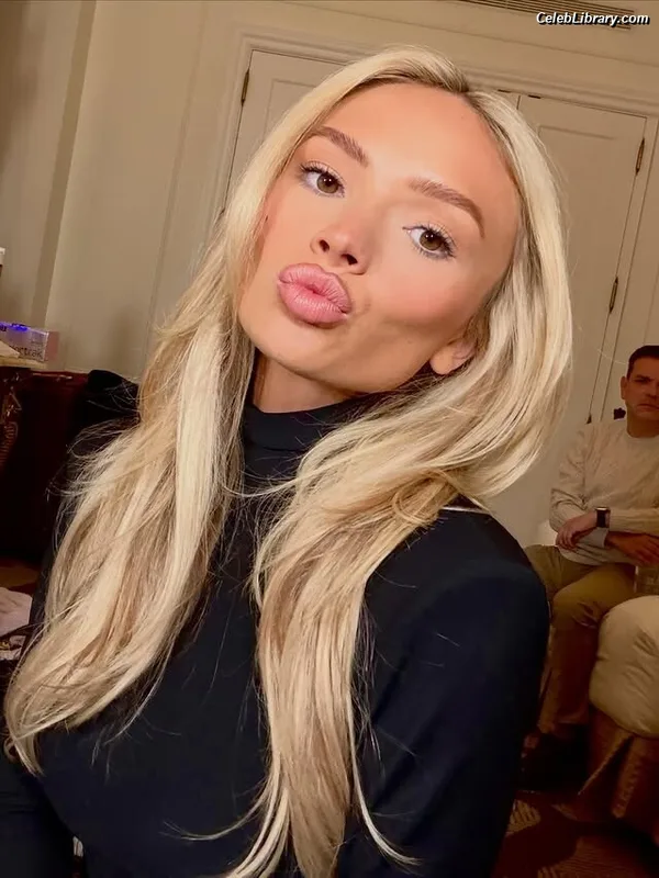 Natalie Alyn Lind photo 23 of 877