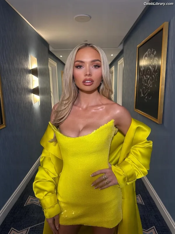 Natalie Alyn Lind photo 1 of 877
