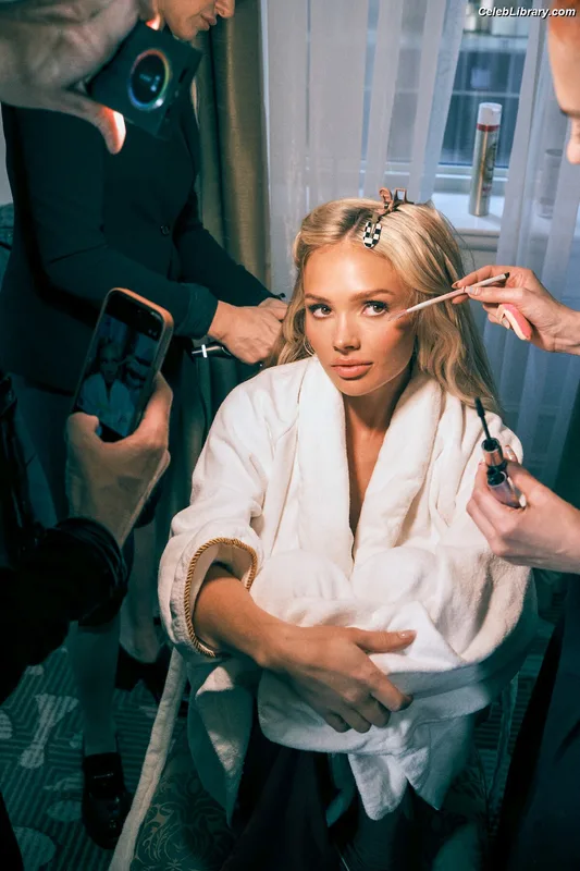 Natalie Alyn Lind photo 18 of 877