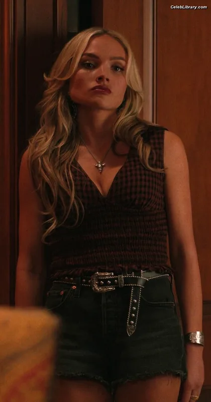 Natalie Alyn Lind photo 7 of 877
