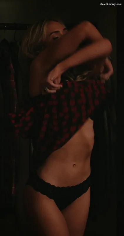 Natalie Alyn Lind photo 6 of 877