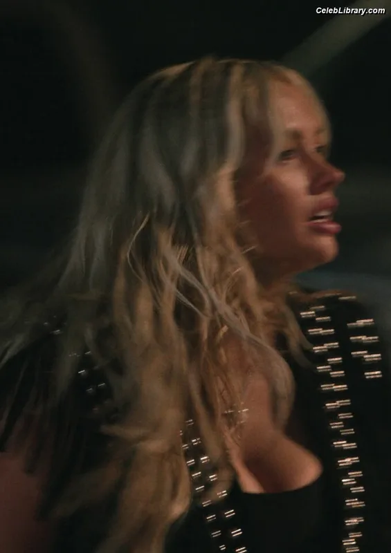 Natalie Alyn Lind photo 7 of 877