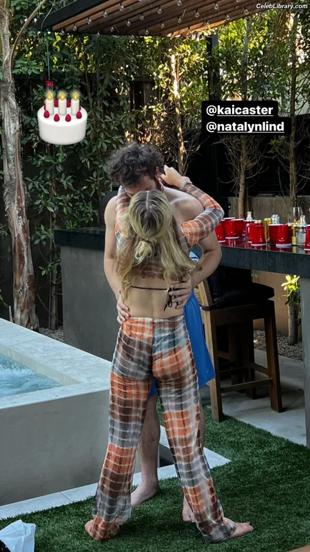 Natalie Alyn Lind photo 17 of 877