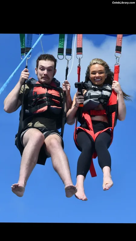 Natalie Alyn Lind photo 10 of 877